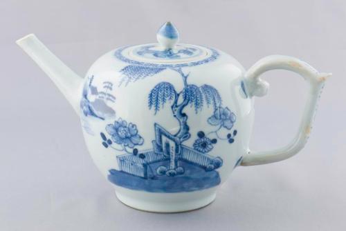 Nanking Ware Teapot from the Shipwreck of the Geldermalsen