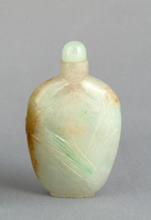 Snuff Bottle with Carved Designs of Corn Cobs and Flowering Plants