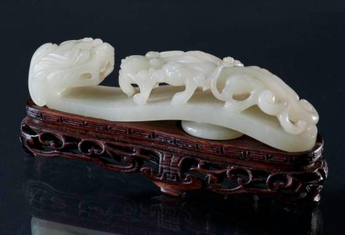 White Jade Belt Hook with Dragon Motifs