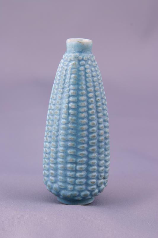 Snuff Bottle in the Shape of a Corn Cob