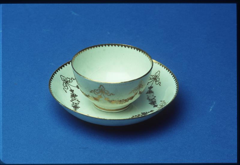 Tea Bowl & Saucer