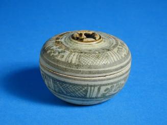 Lidded Cosmetic Box