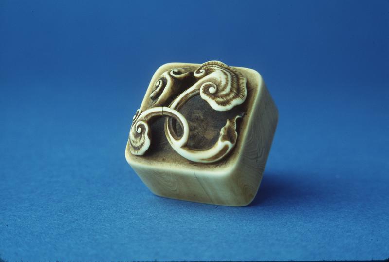 Netsuke with a Linzhi Fungus of Immortality