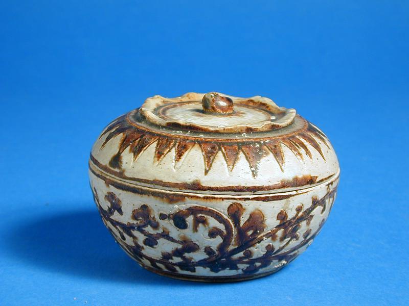 Lidded jar