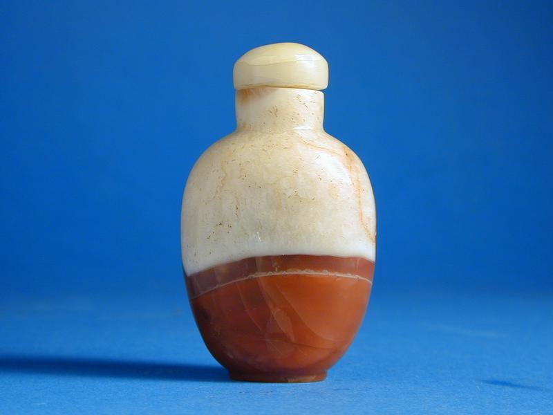 Banded Agate Snuff Bottle